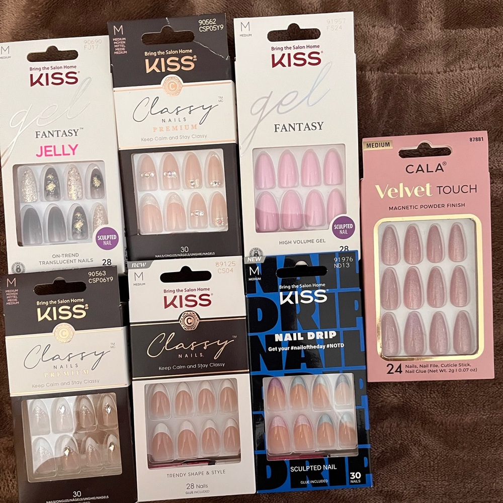 Assorted Kiss and Cala False Nails Set